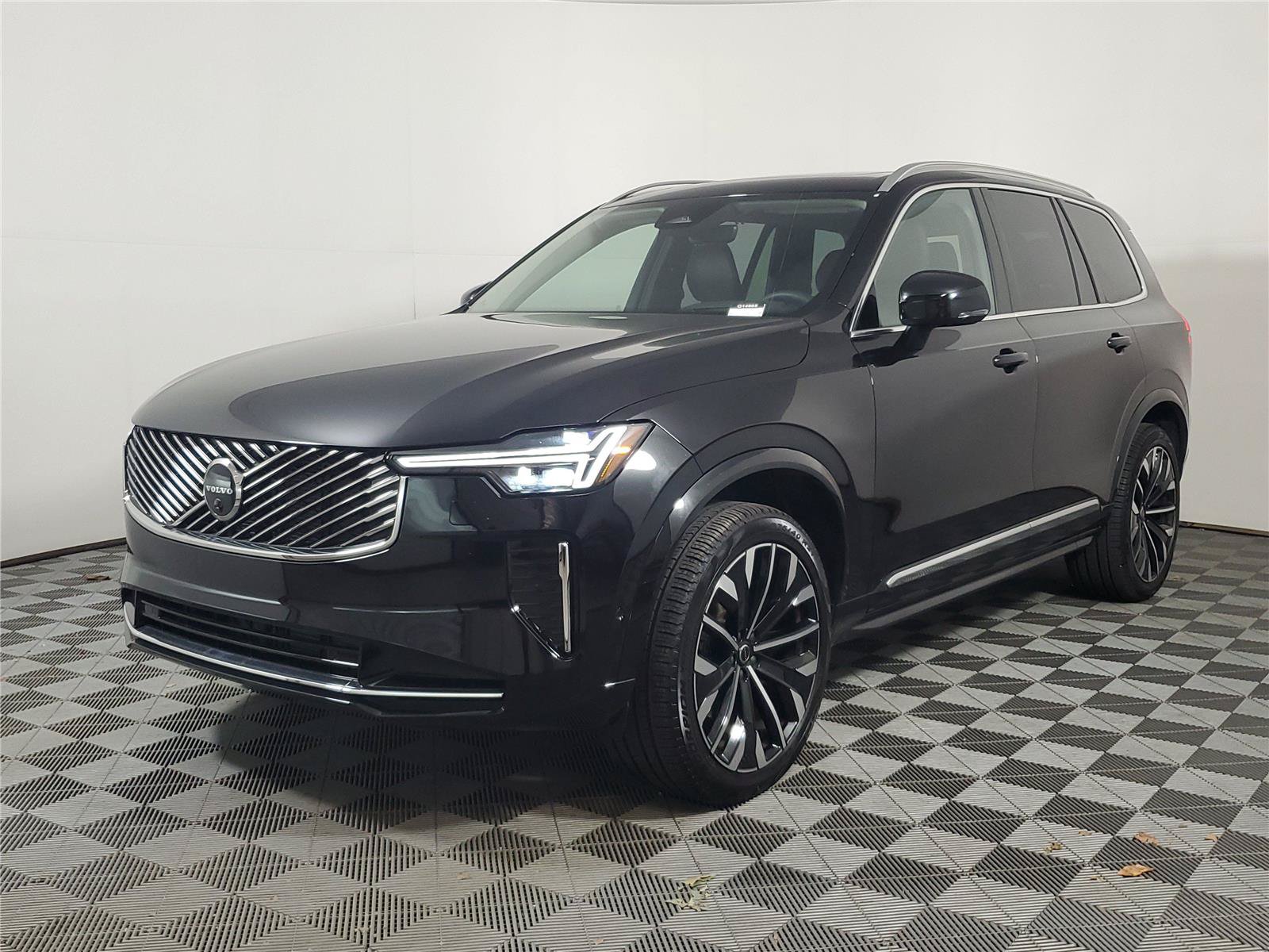 Certified 2026 Volvo XC90 B6 Ultra AWD/4WD image 3