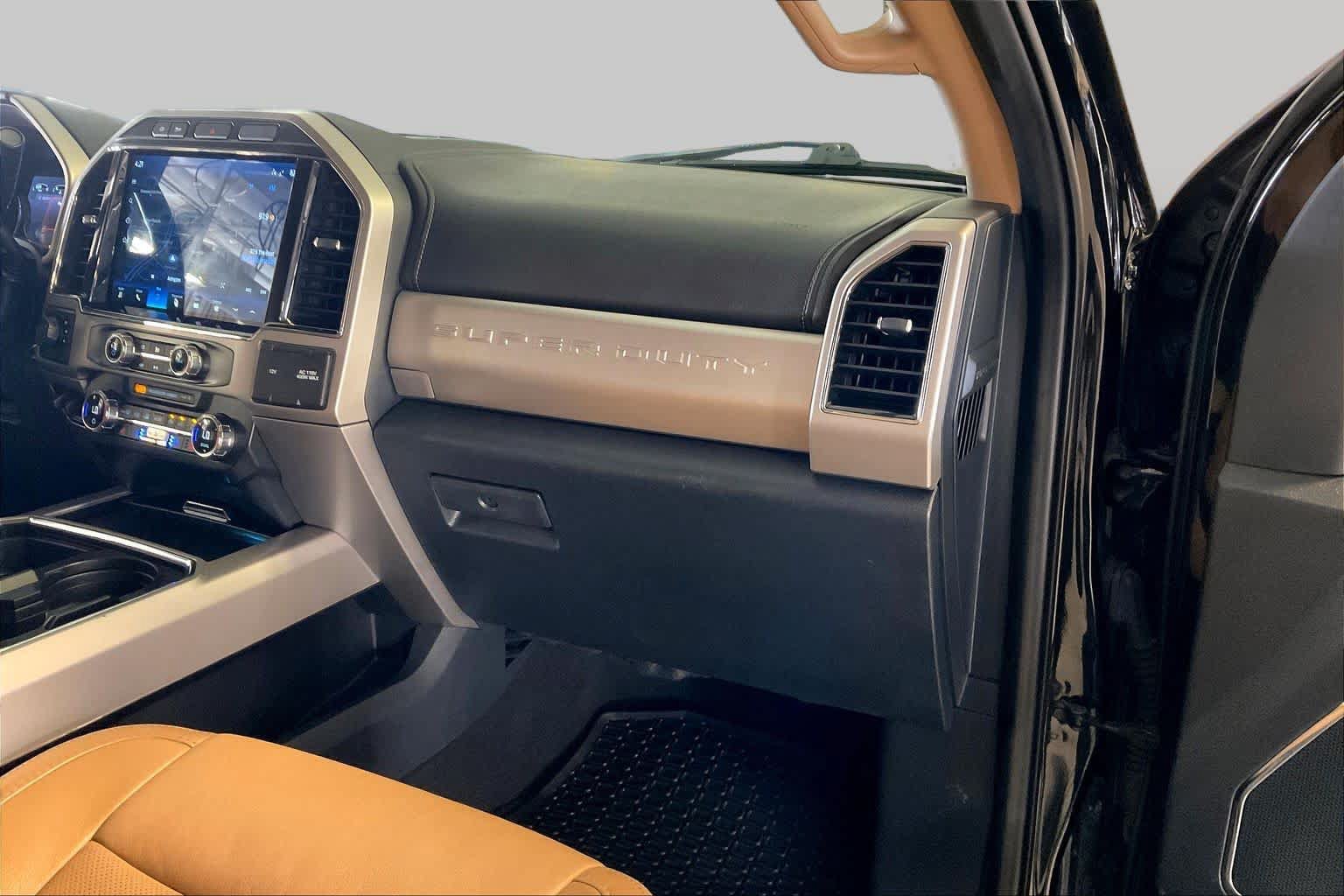 Used 2022 Ford F250 Lariat w/ Lariat Ultimate Package AWD/4WD image 16