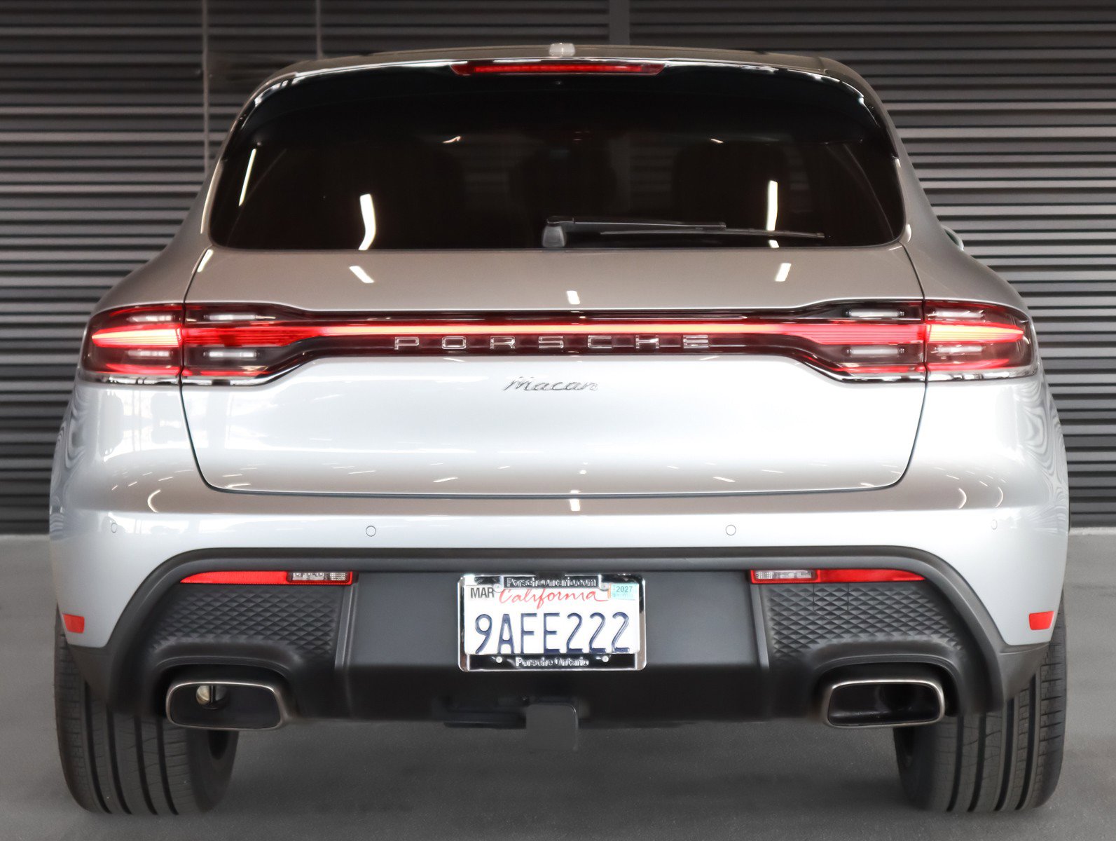 Certified 2022 Porsche Macan image 9