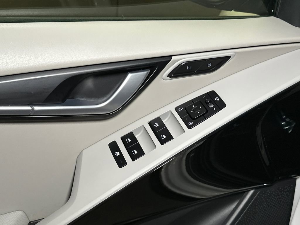 Certified 2023 Kia Niro Wave w/ Wave Preserve Package FWD image 20