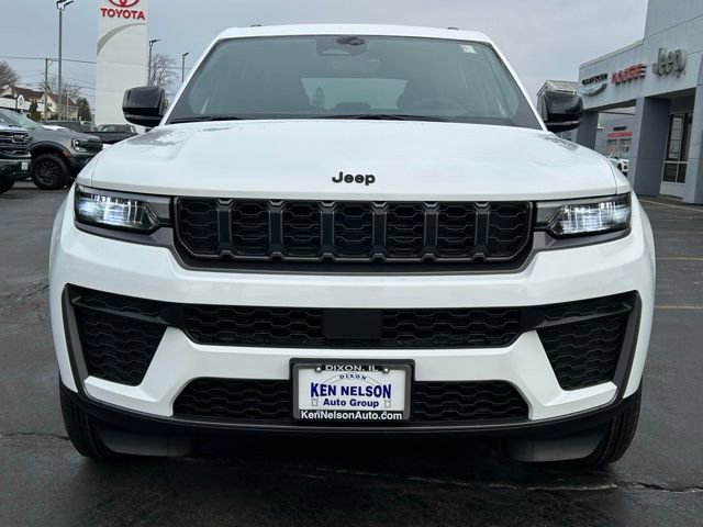 New 2026 Jeep Grand Cherokee Laredo image 2