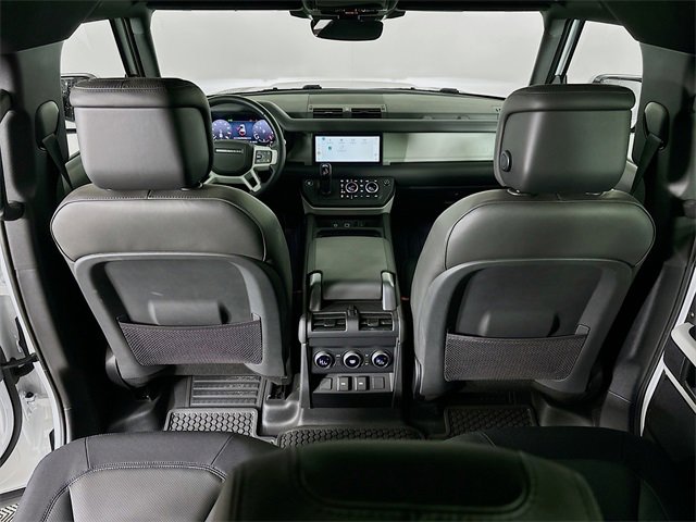 Used 2024 Land Rover Defender 110 X-Dynamic SE image 24