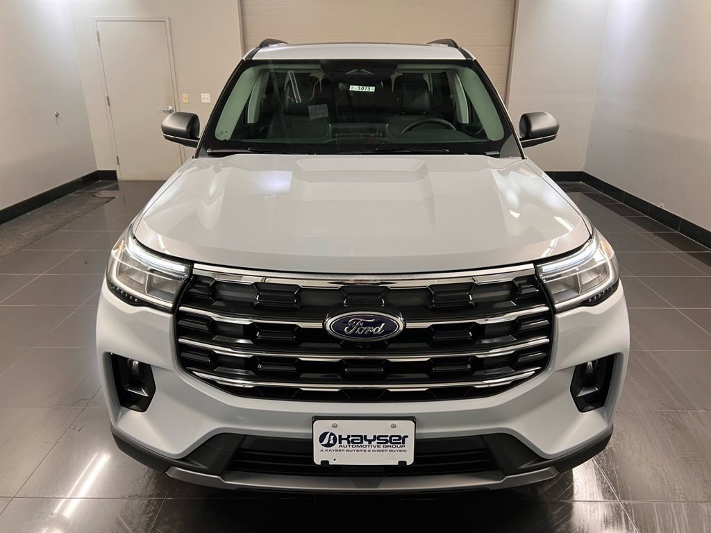 New 2026 Ford Explorer Active w/ Active Comfort Package AWD/4WD image 2