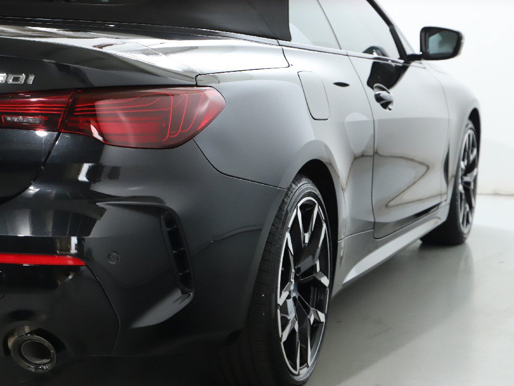 Used 2025 BMW 430i xDrive Convertible w/ M Sport Package AWD/4WD image 9