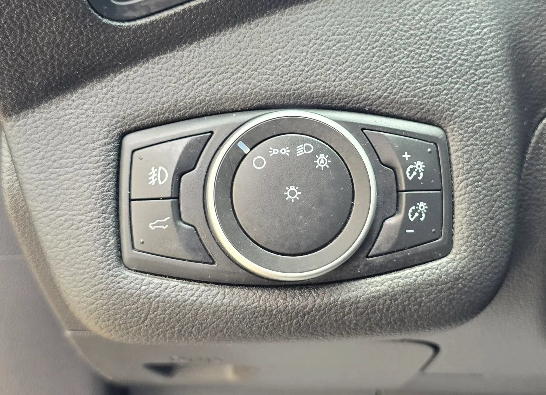 Used 2019 Ford Escape SEL FWD image 37