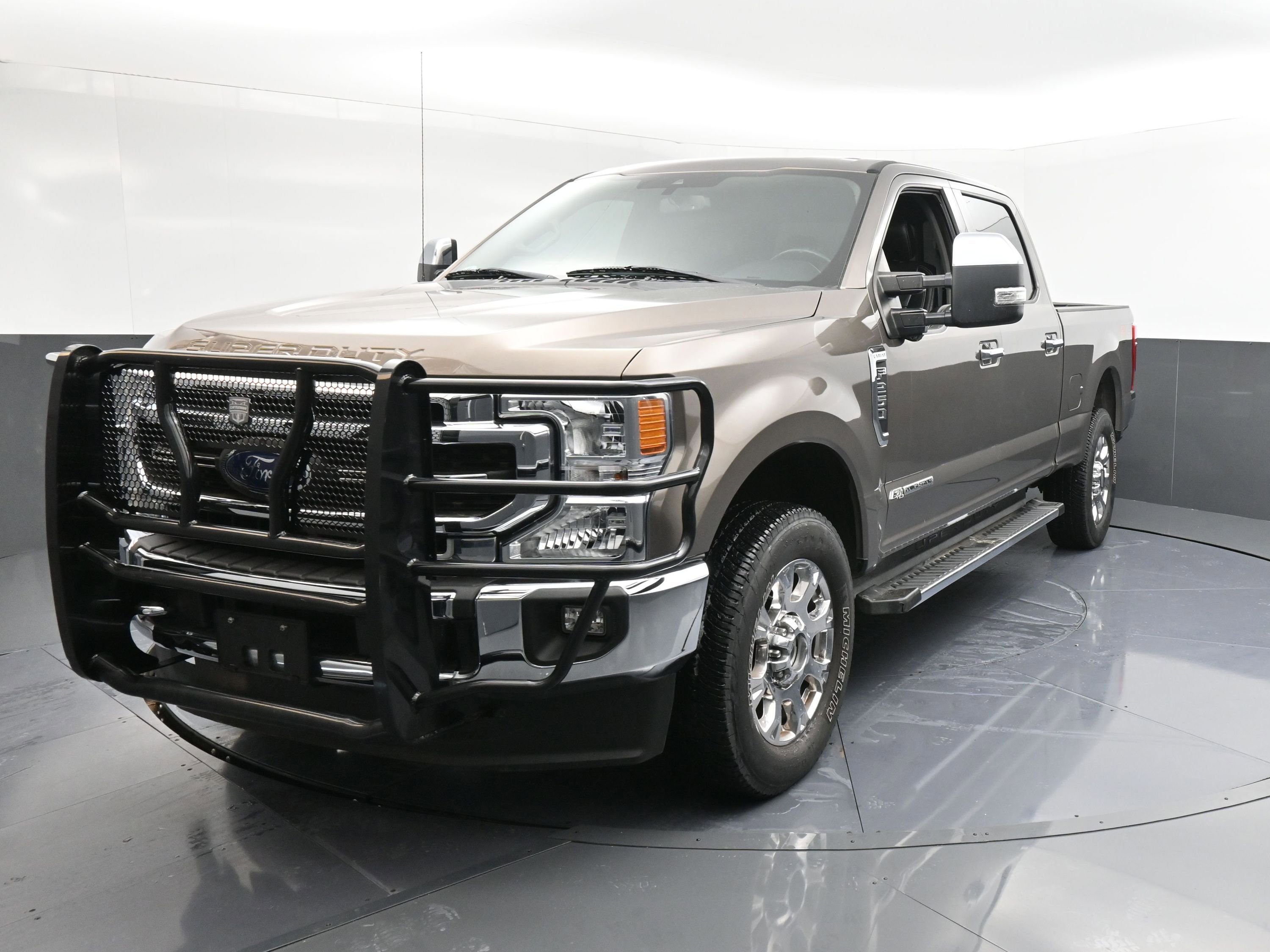 Used 2020 Ford F250 Lariat w/ Chrome Package image 4