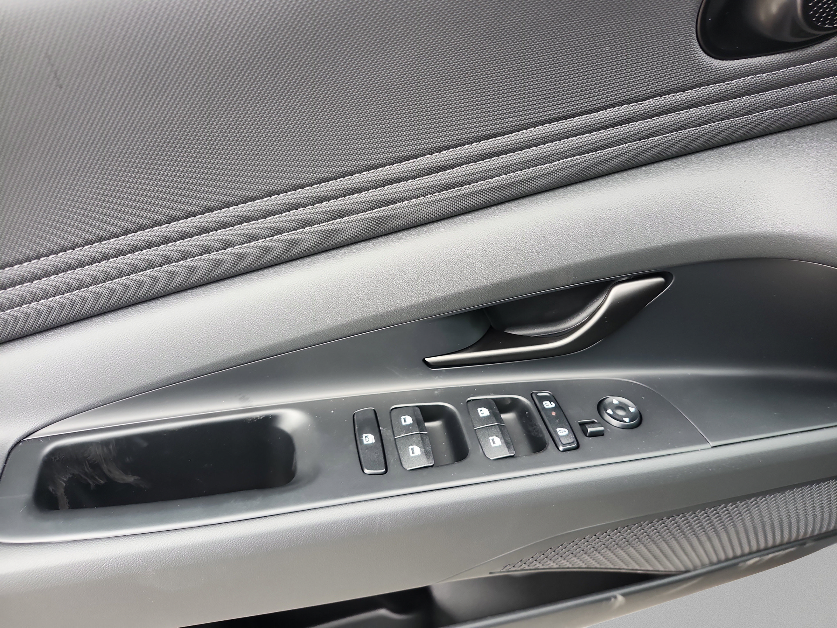 New 2026 Hyundai Elantra Sport FWD image 15