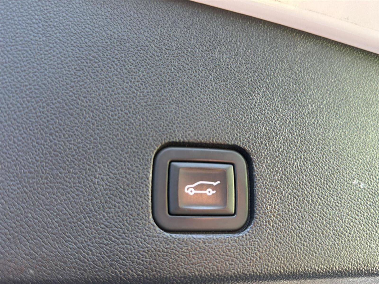 Used 2023 Cadillac XT6 Premium Luxury w/ Platinum Package image 20