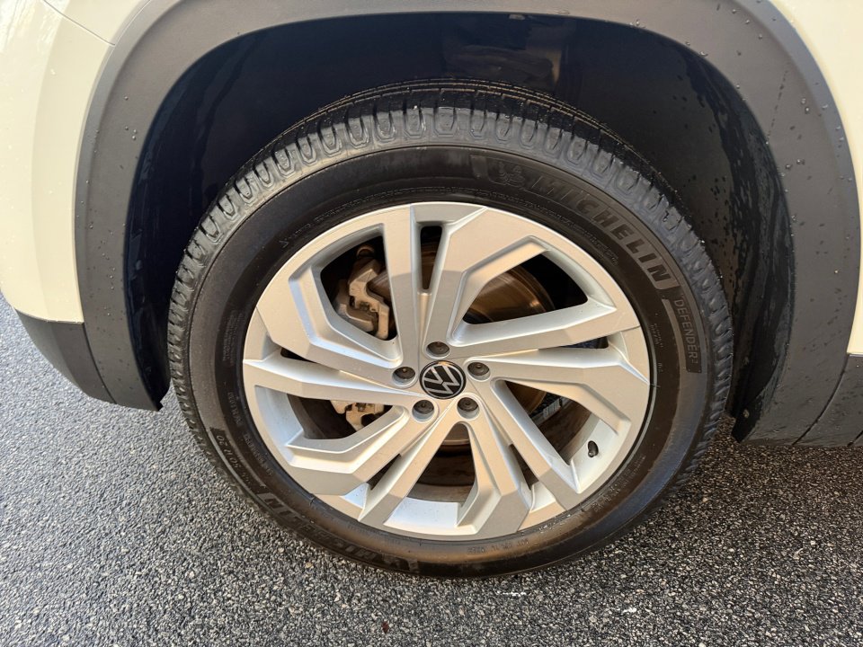 Used 2021 Volkswagen Atlas Cross Sport SEL image 31