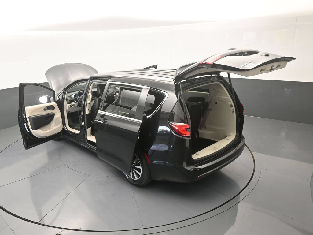Used 2023 Chrysler Pacifica Touring-L FWD image 71