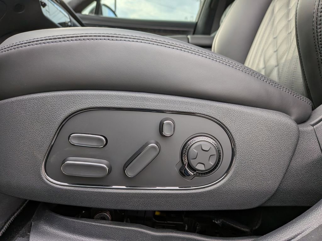 New 2026 Genesis G90 3.5T Prestige image 12