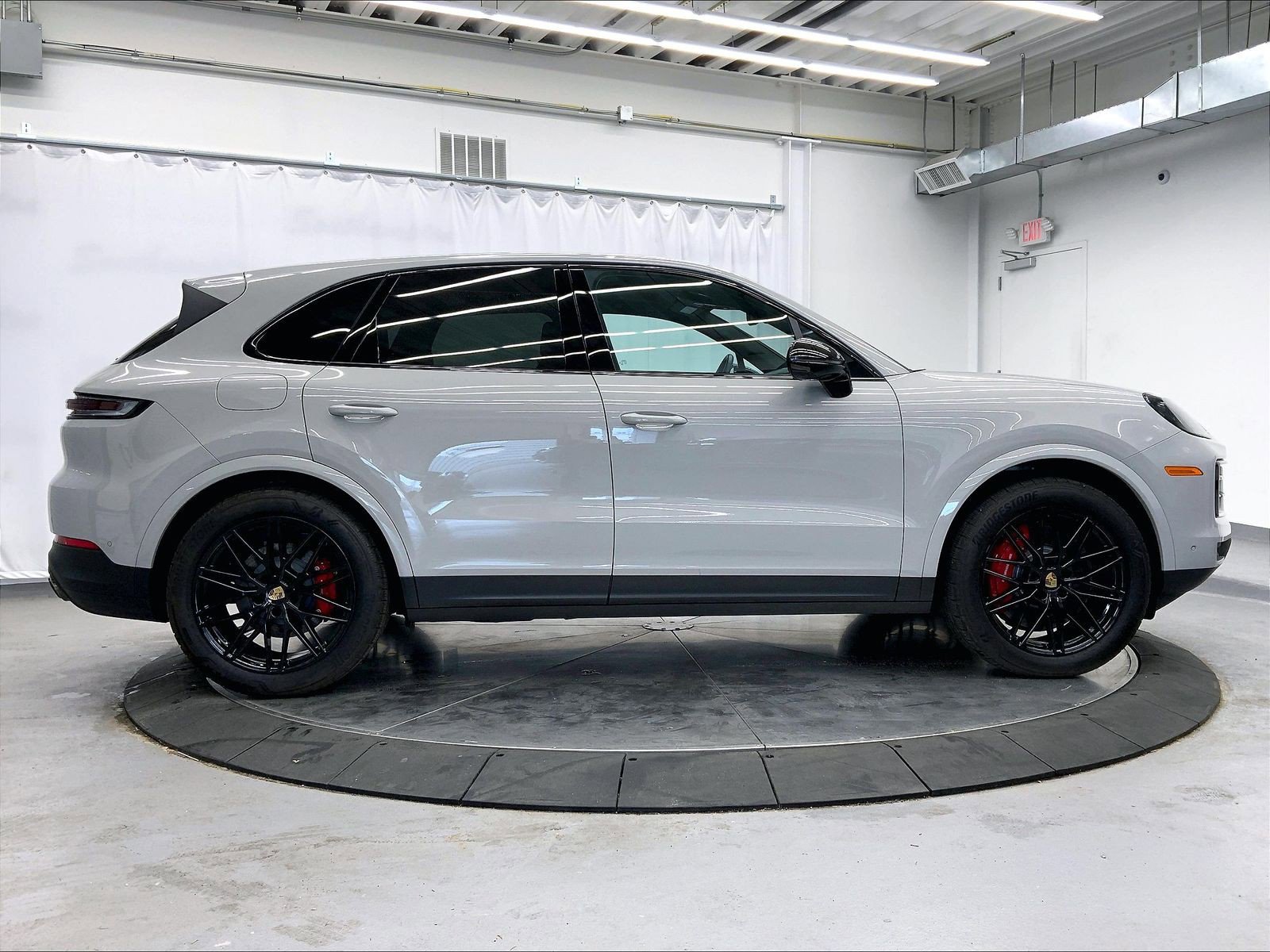 Certified 2024 Porsche Cayenne S AWD/4WD image 8