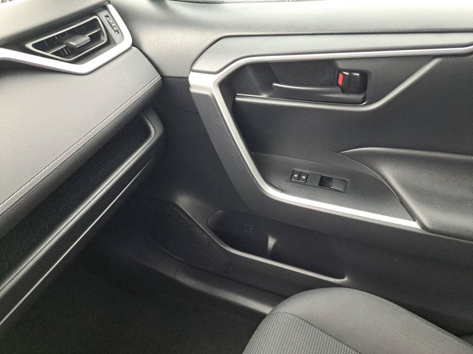 Used 2019 Toyota RAV4 LE w/ All Weather Liner Package AWD/4WD image 35