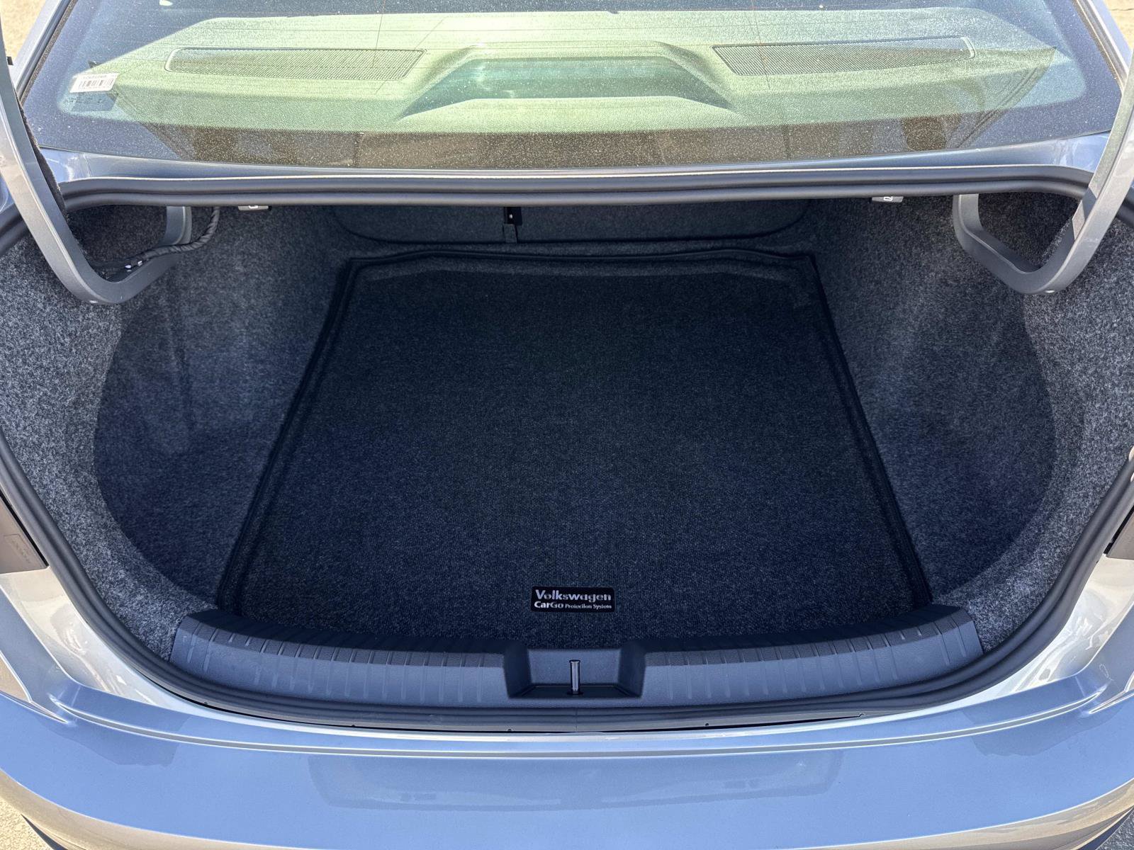 Certified 2025 Volkswagen Jetta Sport FWD image 27