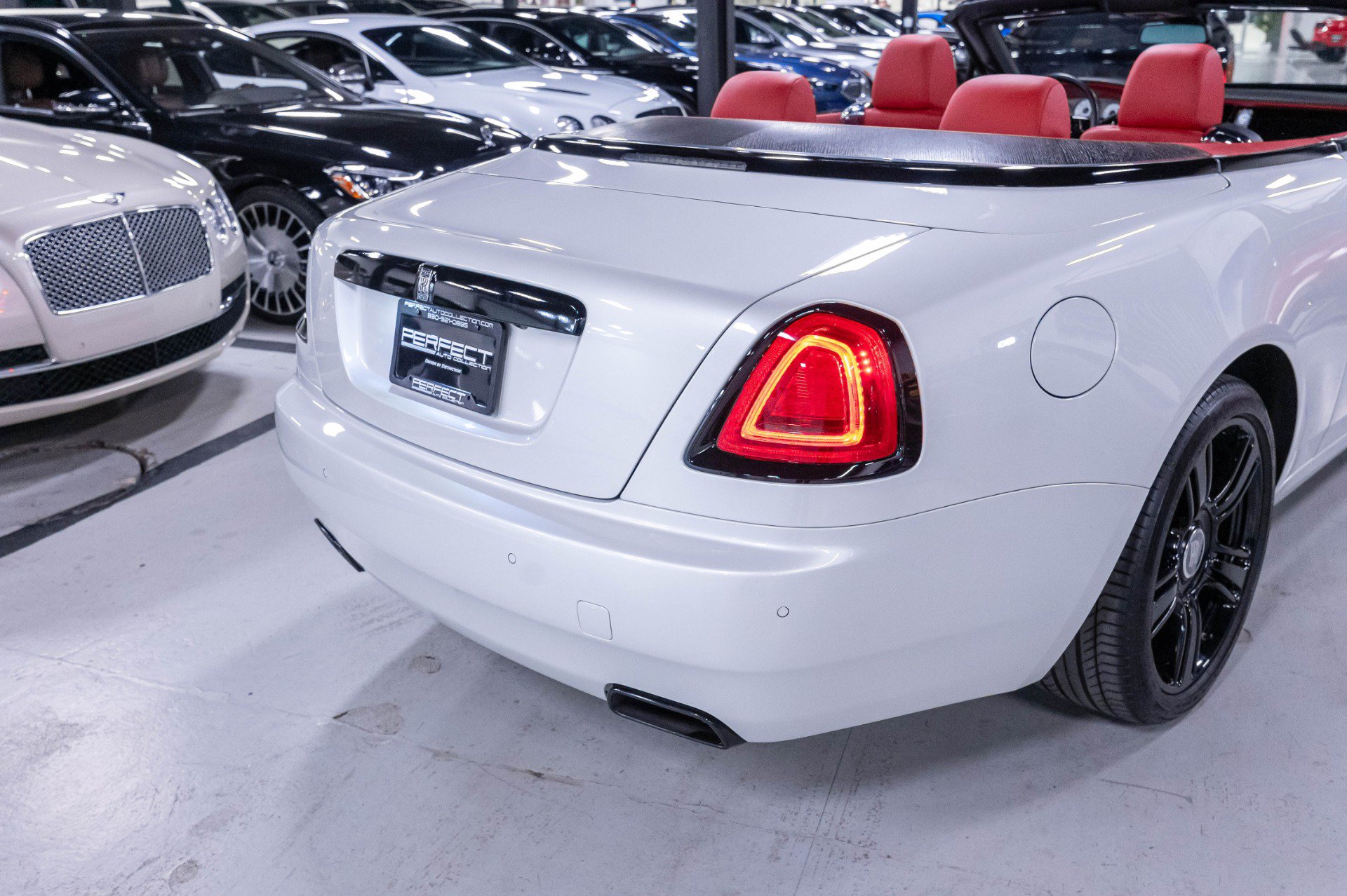 Used 2017 Rolls-Royce Dawn RWD image 79