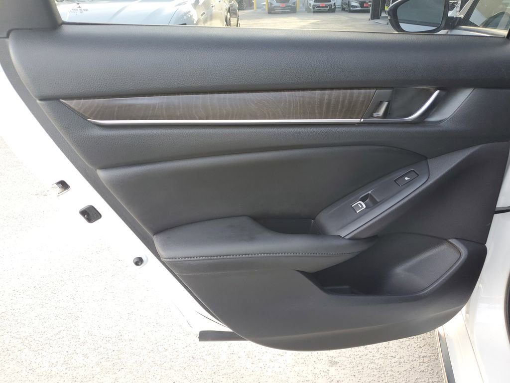 Used 2020 Honda Accord Touring image 15