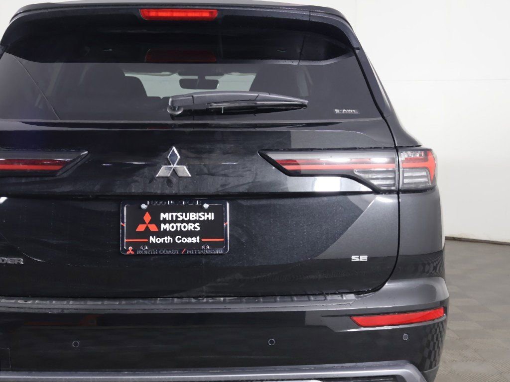 New 2026 Mitsubishi Outlander SE image 19