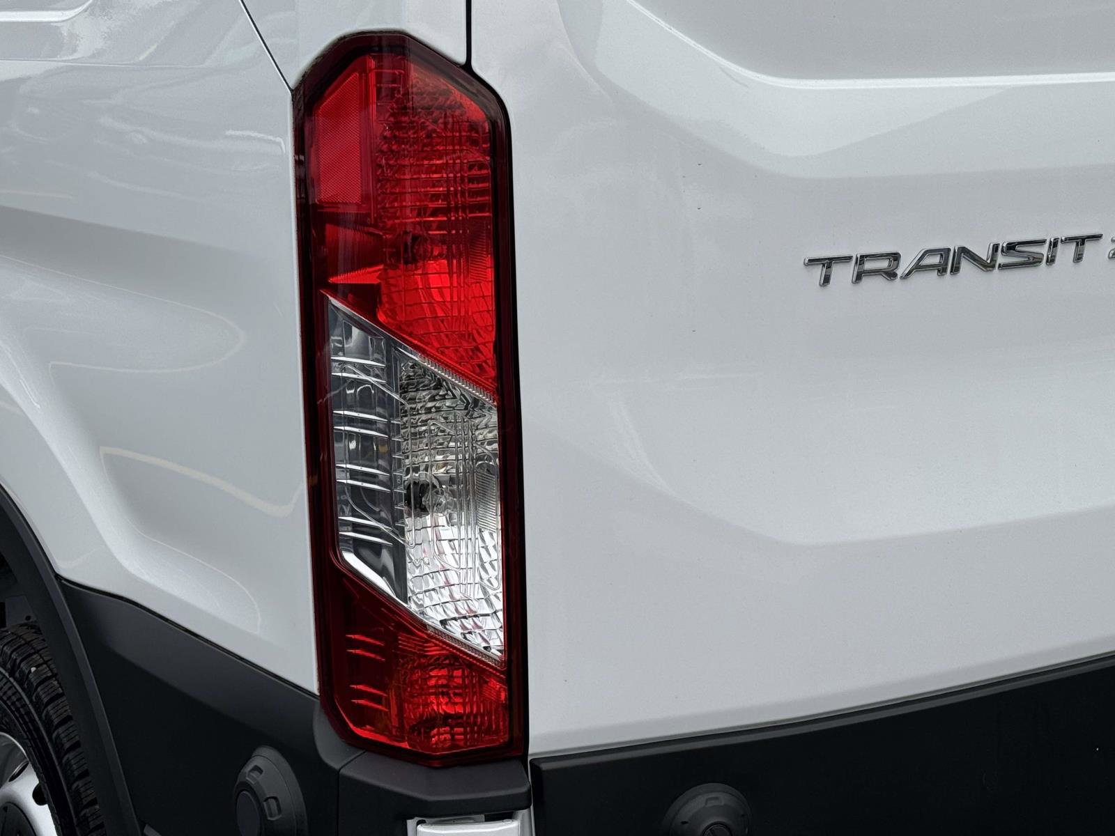 Used 2024 Ford Transit 250 Low Roof RWD image 8