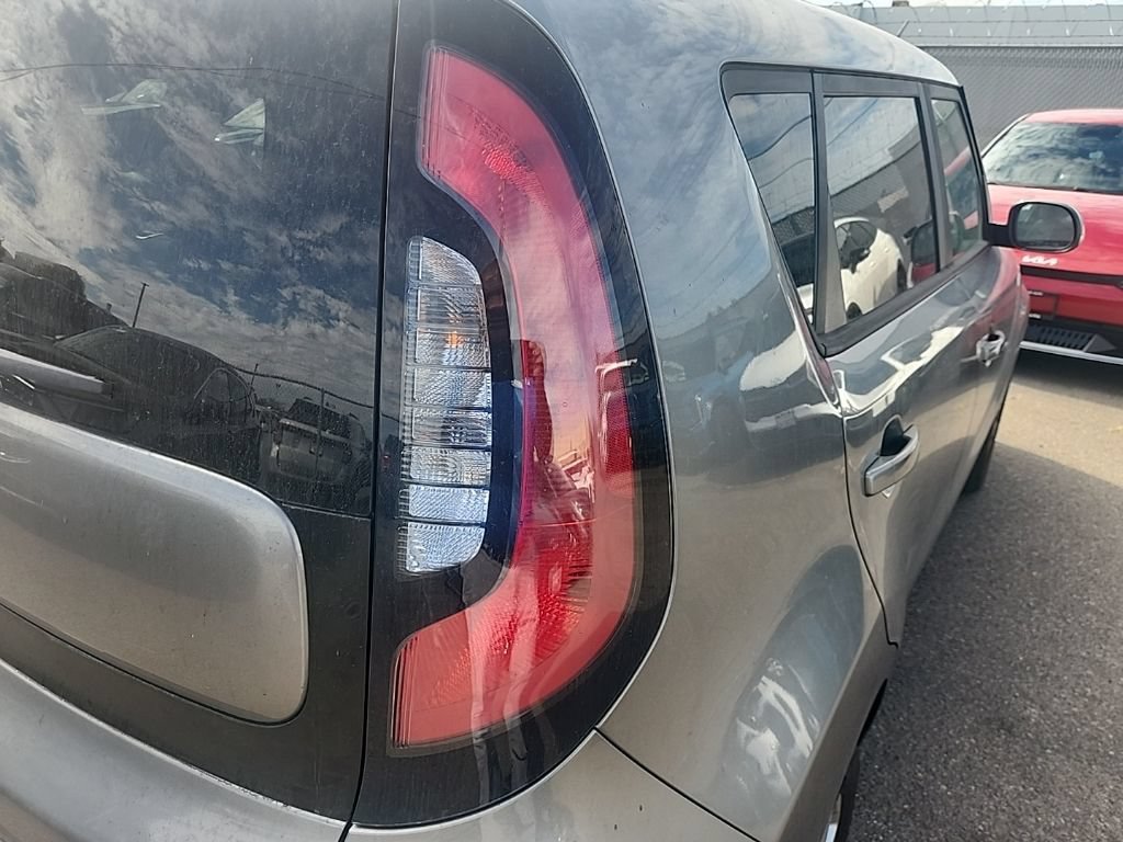 Used 2019 Kia Soul FWD image 14