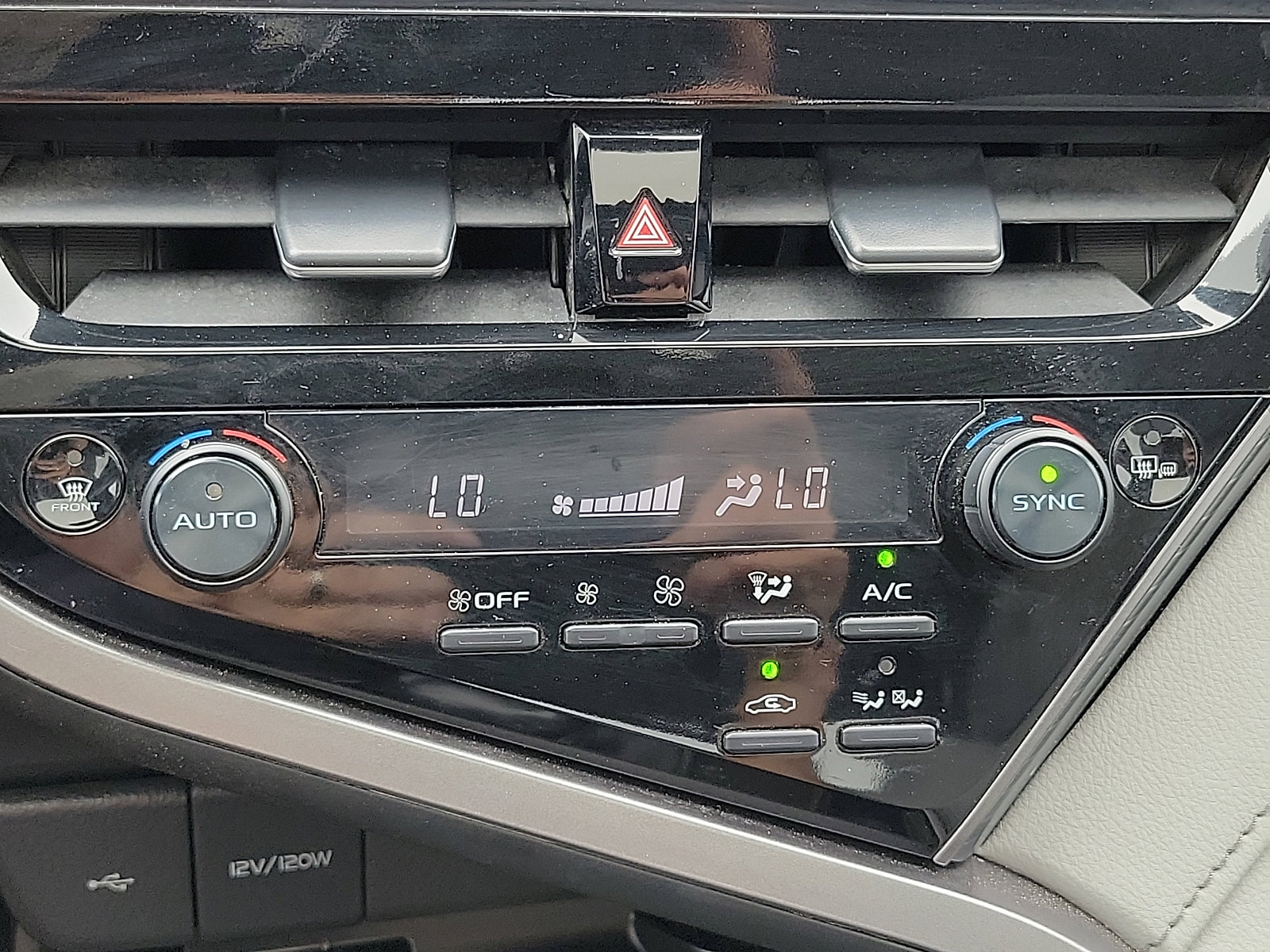 Used 2024 Toyota Camry SE w/ Audio Upgrade Package FWD image 15