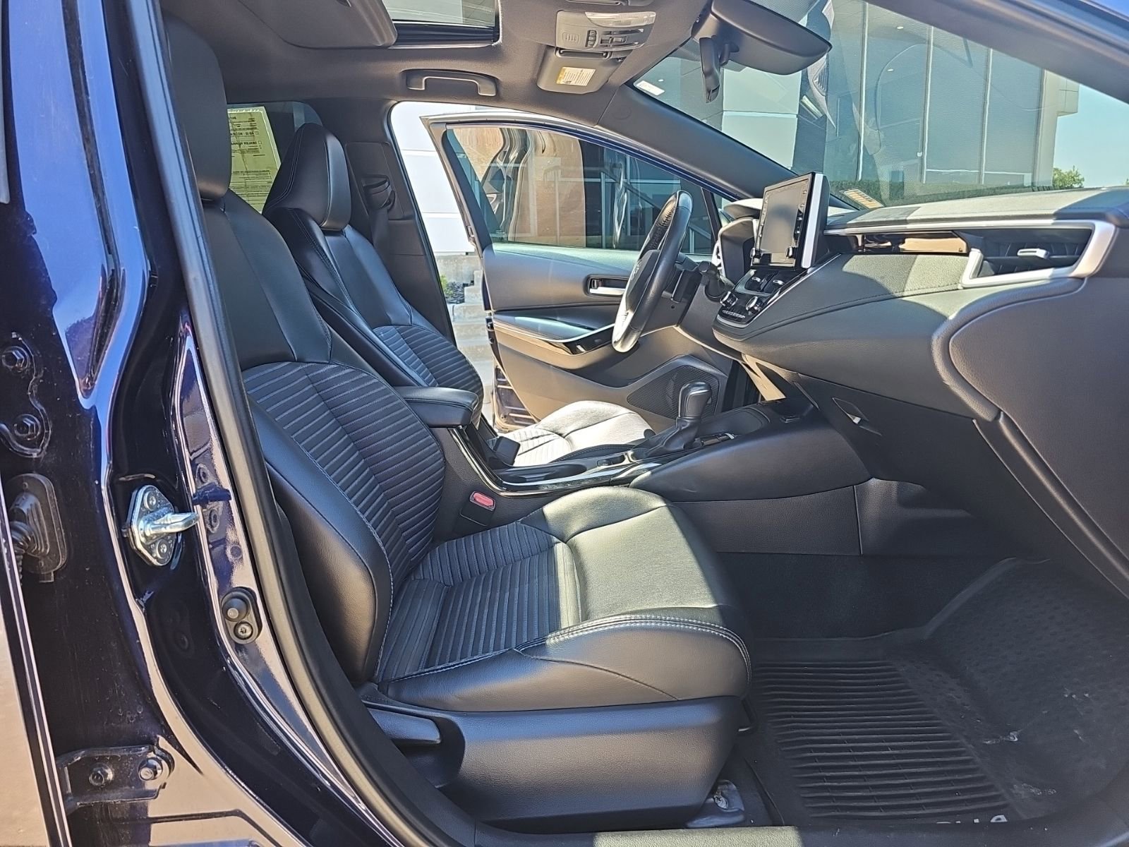 Used 2020 Toyota Corolla XSE FWD image 26