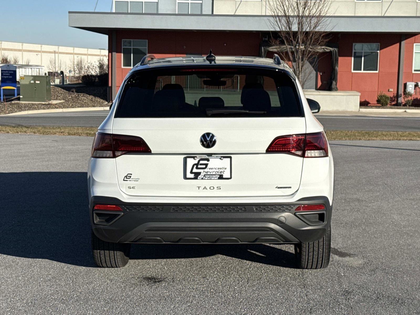 Used 2024 Volkswagen Taos SE image 25