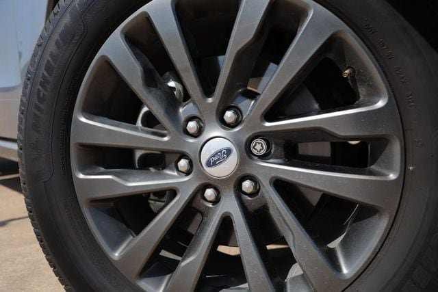 Used 2020 Ford Expedition Limited w/ Equipment Group 301A RWD image 9