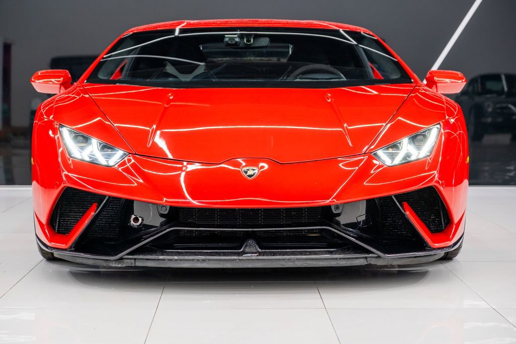 Used 2020 Lamborghini Huracan EVO image 2