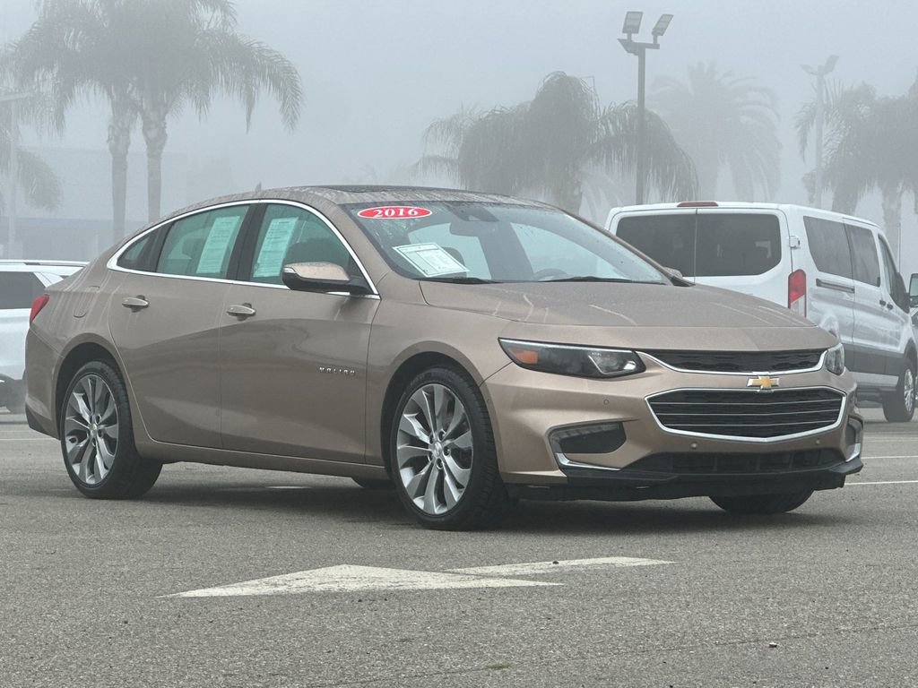 Used 2018 Chevrolet Malibu Premier w/ Premier Sun and Wheel Package image 13