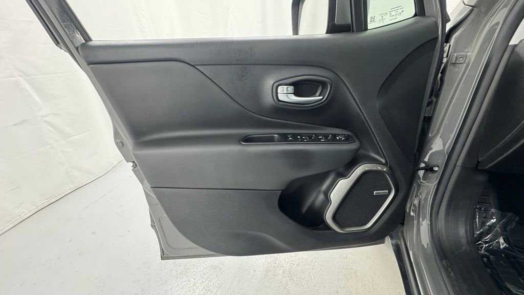 Used 2021 Jeep Renegade Limited w/ Sun & Sound Group AWD/4WD image 18