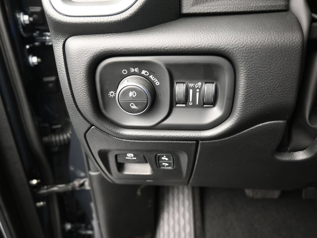 Used 2026 RAM 1500 Laramie w/ Night Edition AWD/4WD image 25