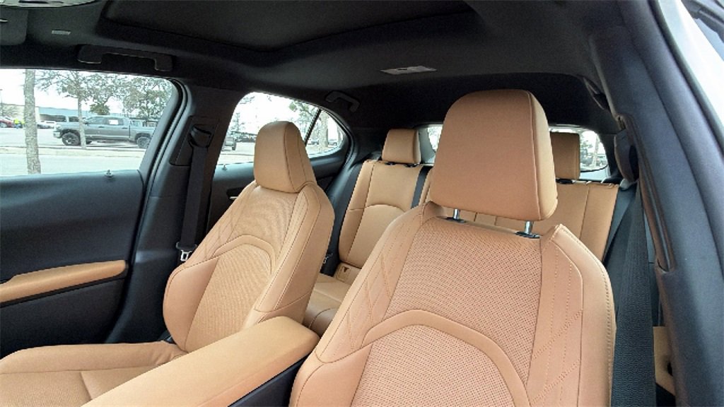 Used 2024 Lexus UX 250h AWD w/ Premium Package image 19