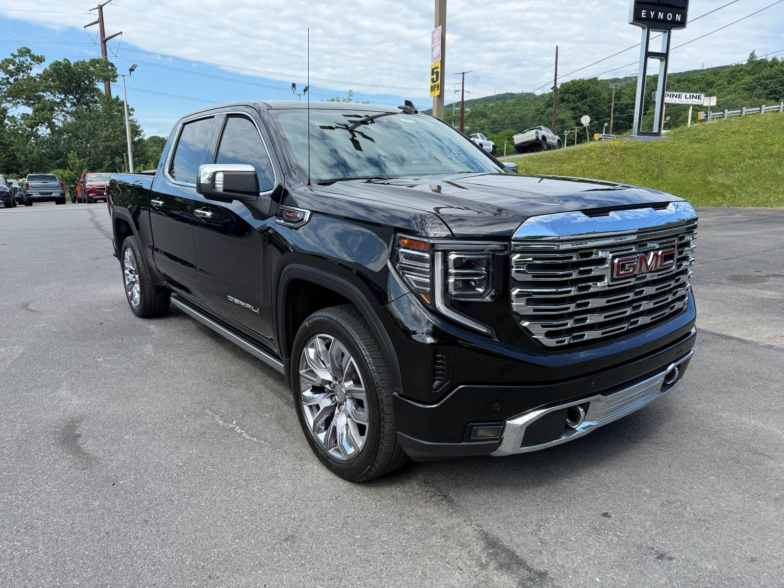 Used 2023 GMC Sierra 1500 Denali AWD/4WD image 7