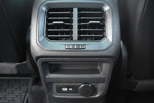 Used 2022 Volkswagen Tiguan SE R-Line image 33