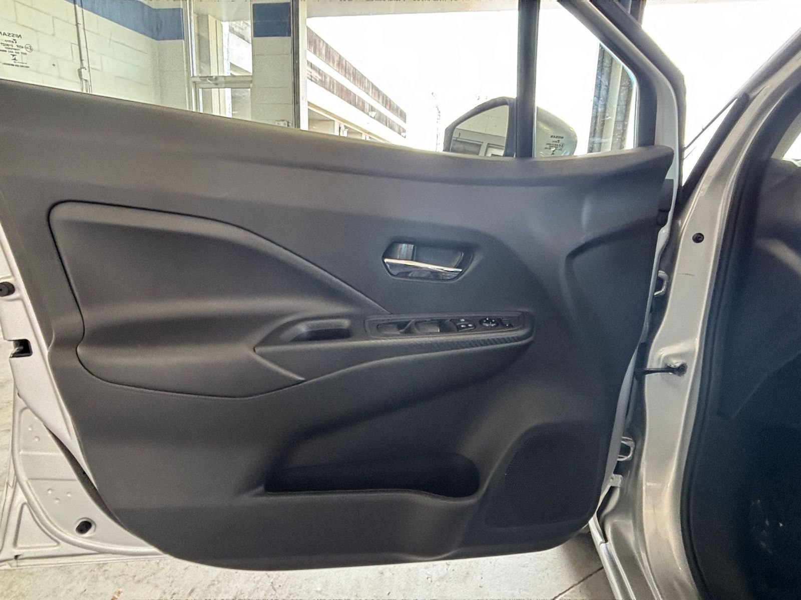 Used 2025 Nissan Versa SV FWD image 18