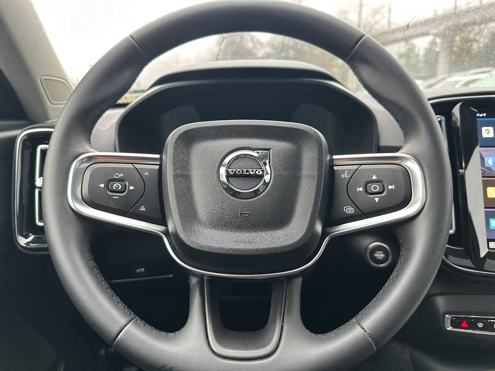 Used 2025 Volvo XC40 B5 Plus w/ Protection Package Premier image 24