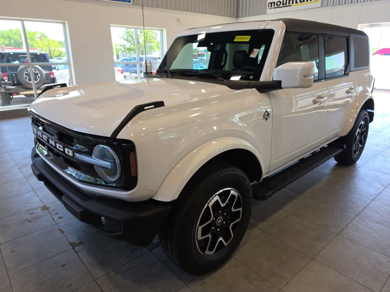 Used 2023 Ford Bronco Outer Banks AWD/4WD video 1