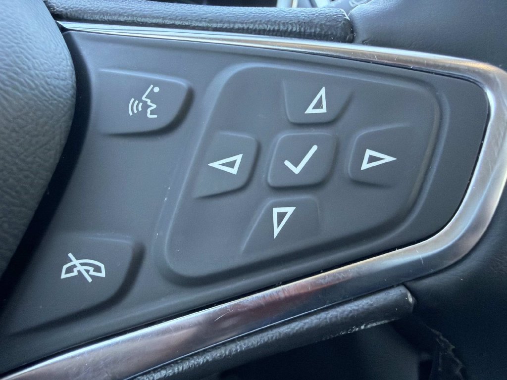 Used 2024 Chevrolet Equinox LT FWD image 19