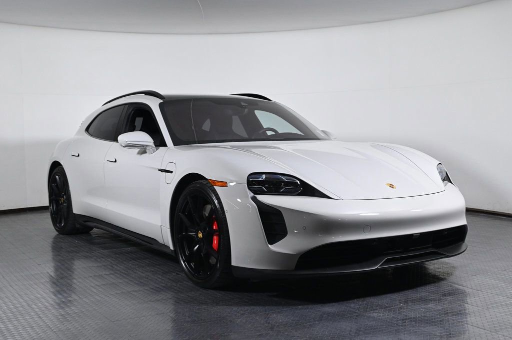 Used 2024 Porsche Taycan GTS image 9