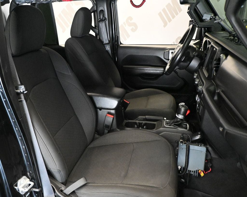 Used 2023 Jeep Gladiator Sport AWD/4WD image 24