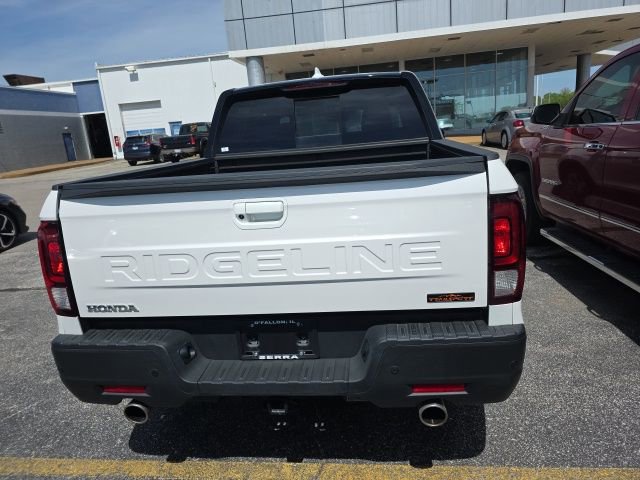Used 2025 Honda Ridgeline TrailSport image 3
