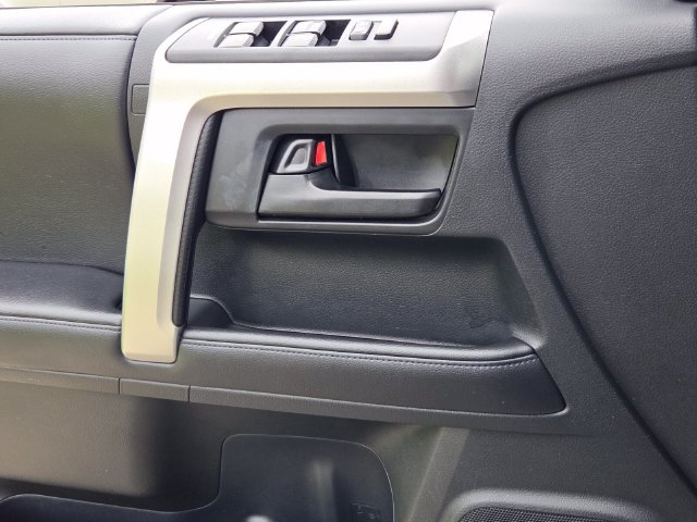 Used 2013 Toyota 4Runner Limited RWD image 28