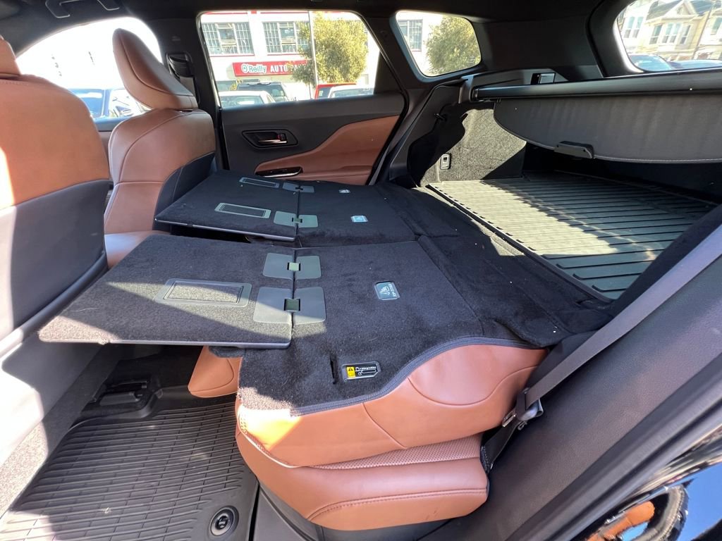 Certified 2025 Toyota Crown Signia XLE image 45