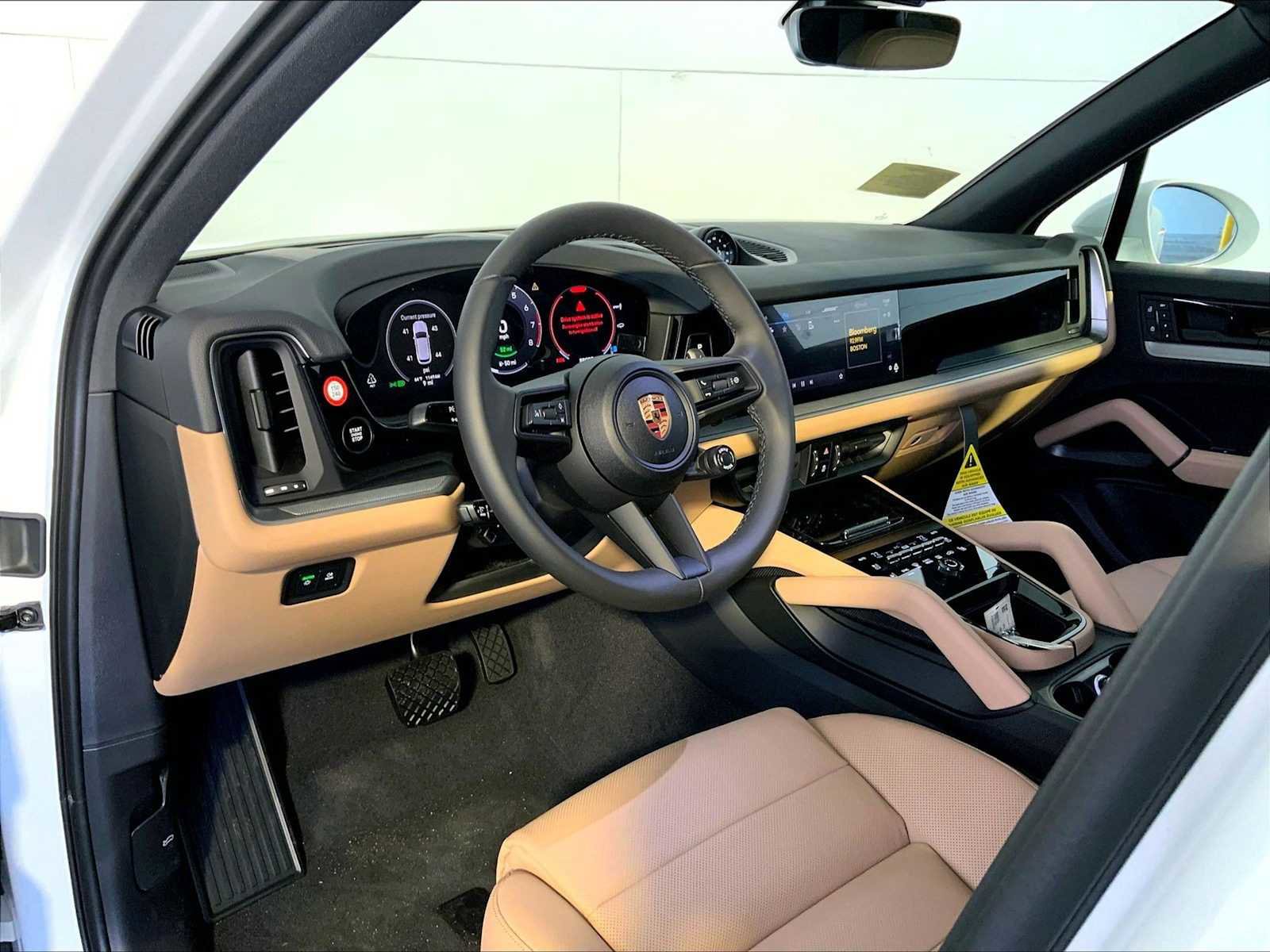 New 2025 Porsche Cayenne E-Hybrid image 4