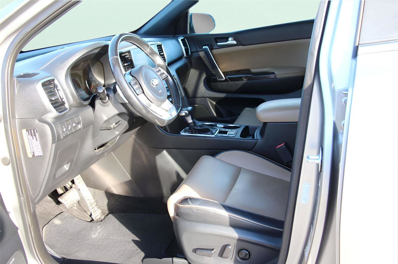 Used 2020 Kia Sportage SX image 12