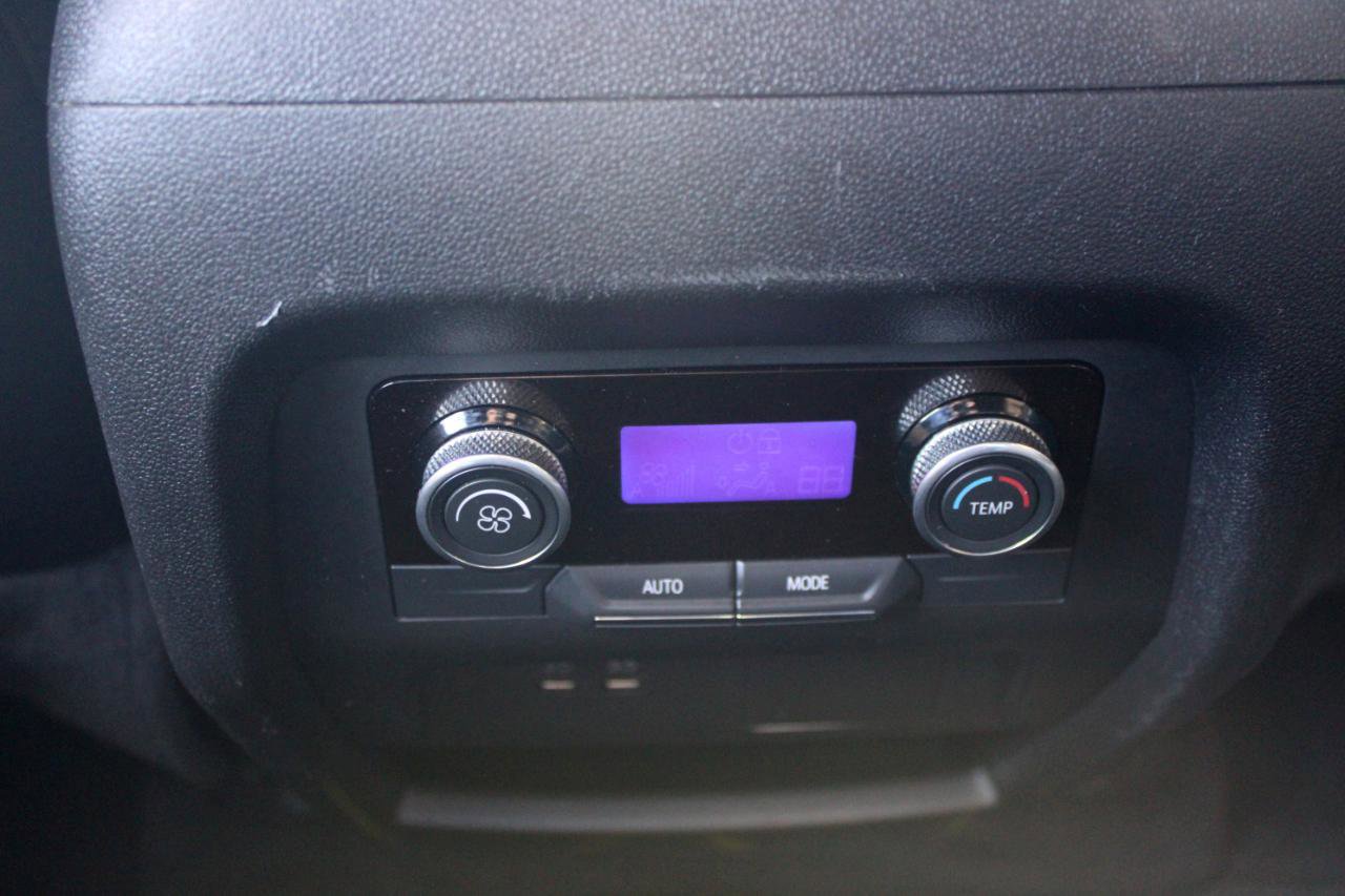 Used 2025 Buick Enclave Preferred image 38