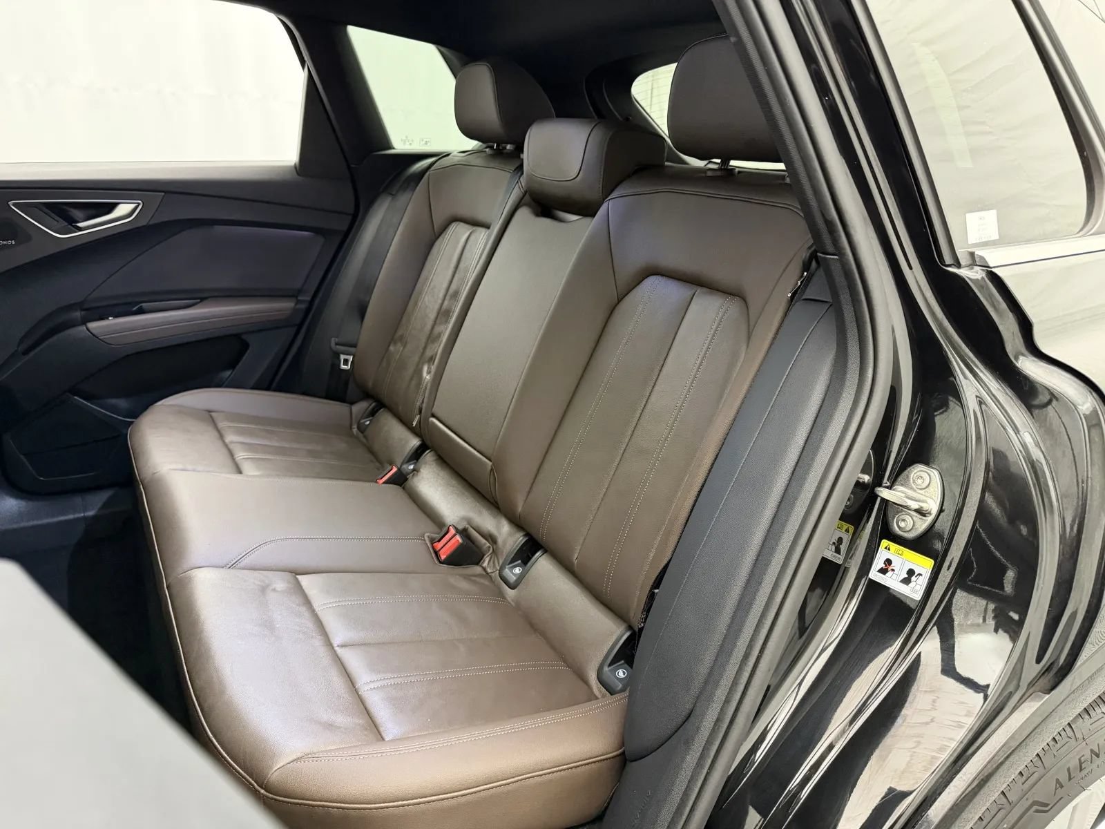 Used 2023 Audi Q4 e-tron Premium Plus w/ Premium Plus AWD/4WD image 32