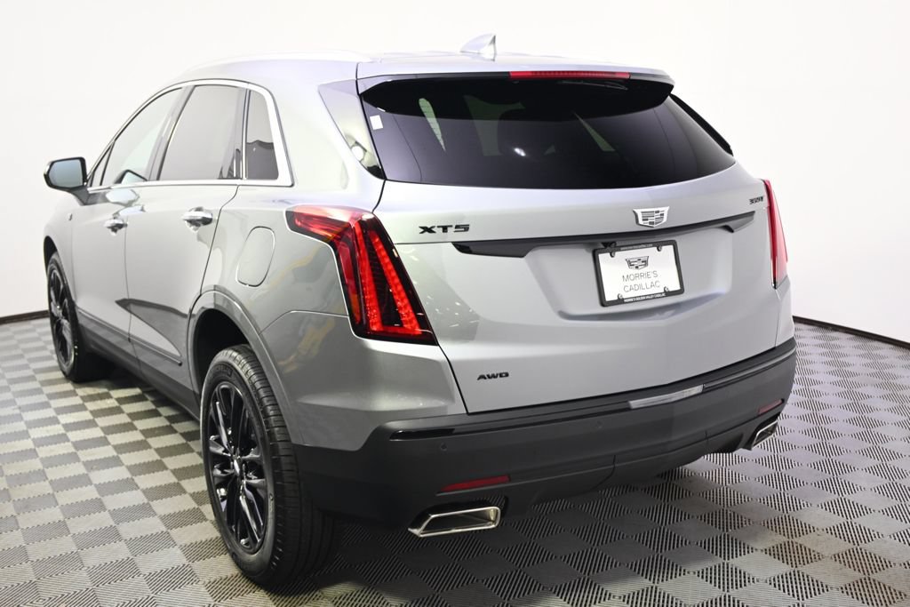 New 2026 Cadillac XT5 Luxury w/ LPO, ONYX Package AWD/4WD image 4