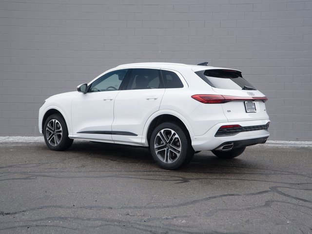 Certified 2025 Audi Q5 2.0T Premium w/ Convenience Package image 3