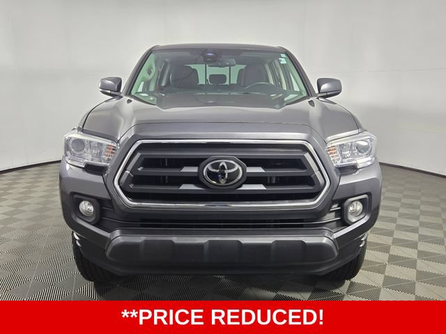 Used 2022 Toyota Tacoma SR5 AWD/4WD image 2